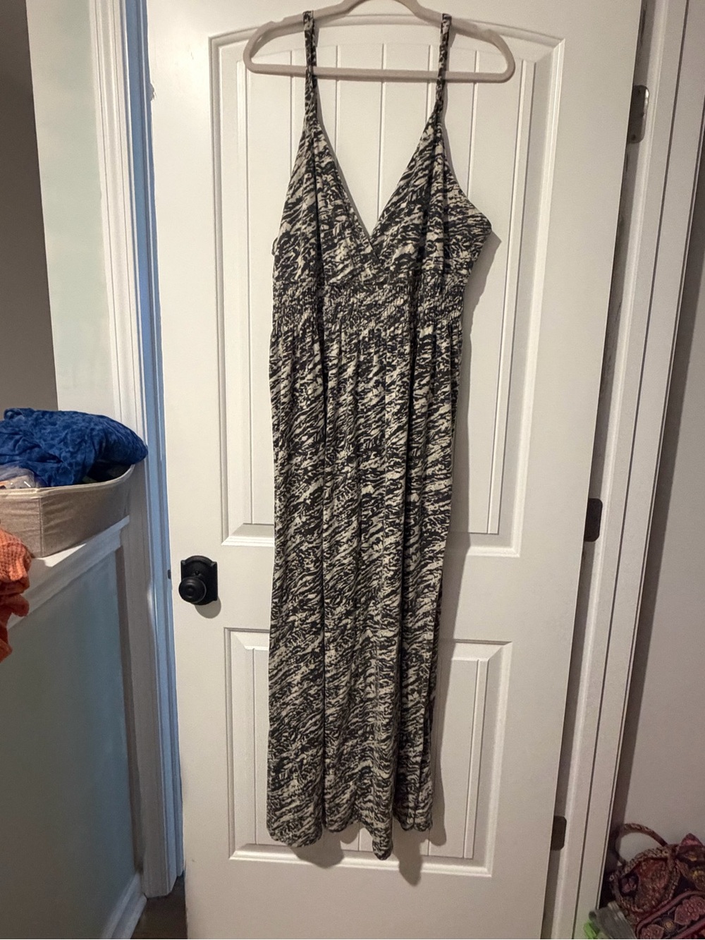 Maxi spaghetti strap v-neck dress